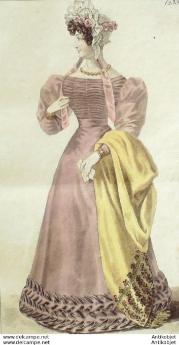 Gravure de mode Costume Parisien 1825 n°2353 Robe de Barèges garnie de satin