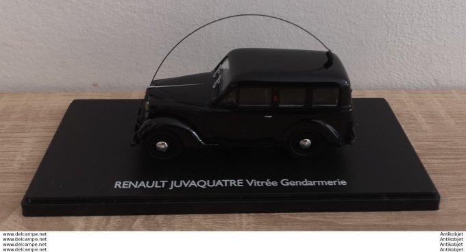 Renault Juvaquatre Gendarmerie