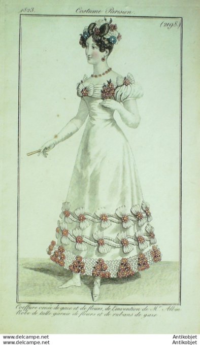 Gravure de mode Costume Parisien 1823 n°2198 Robe tulle garnie de fleurs