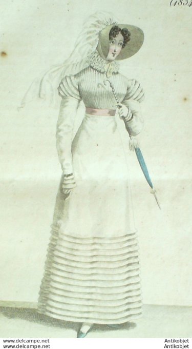 Gravure de mode Costume Parisien 1819 n°1834 Robe perkale à guimpe garnie