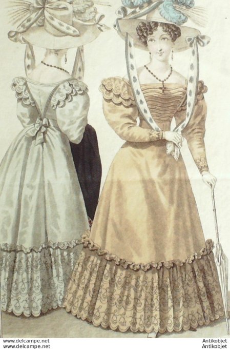 Costume Parisien 1826 # 2401 Robe cotepali corsage garni de gances