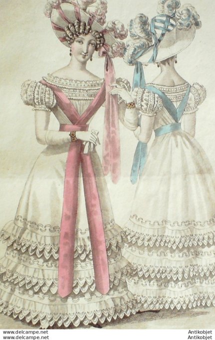 Gravure de mode Costume Parisien 1826 n°2410 Robes mousseline brodées