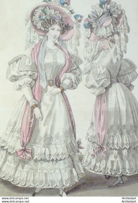 Costume Parisien 1830 # 2818 Robe de Jaconat garnie de volans brodés