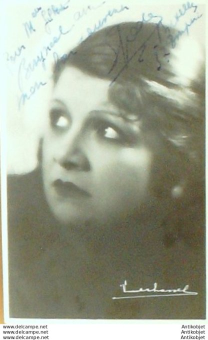 Shrada Blanc Léone (photo originale presse Bruxelles) dédicacée