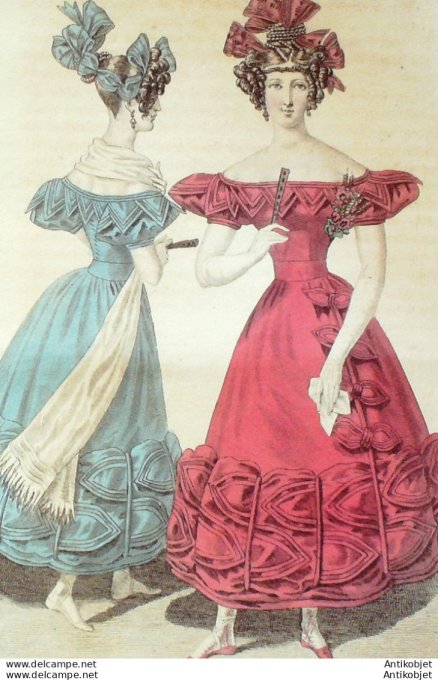 Gravure de mode Costume Parisien 1829 n°2664 Robe de crêpe garnie de liserés