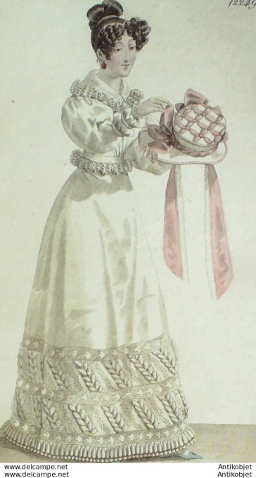 Costume Parisien 1824 # 2249 Robe satin brodée dentelles épis