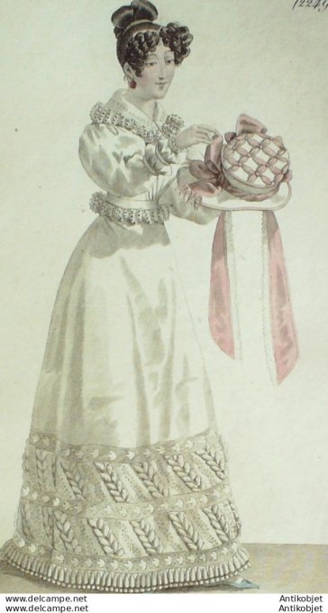 Gravure de mode Costume Parisien 1824 n°2249 Robe satin brodée dentelles épis