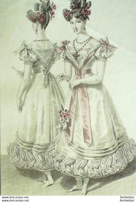 Costume Parisien 1826 # 2445 Robes de tulle garnies d'un bouillon  satin