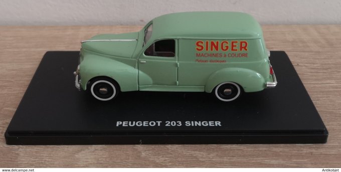 Peugeot 203 camionnette Machines à coudre Singer