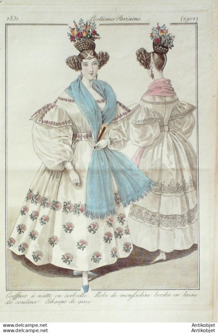 Gravure de mode Costume Parisien 1831 n°2902 Robe mousseline brodée en laine