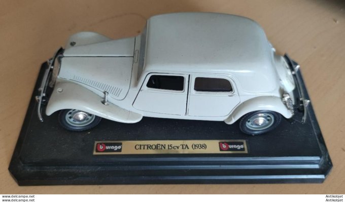 Citroen Traction 15cv TA (1938) 1/18 Burago
