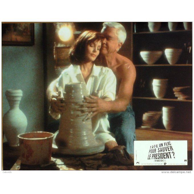 Y a t'il Un Flic Pour Sauver La Reine Nielsen Presley Simpson 1988