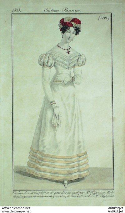 Costume Parisien 1823 # 2121 Robe de satin garnie de rouleaux