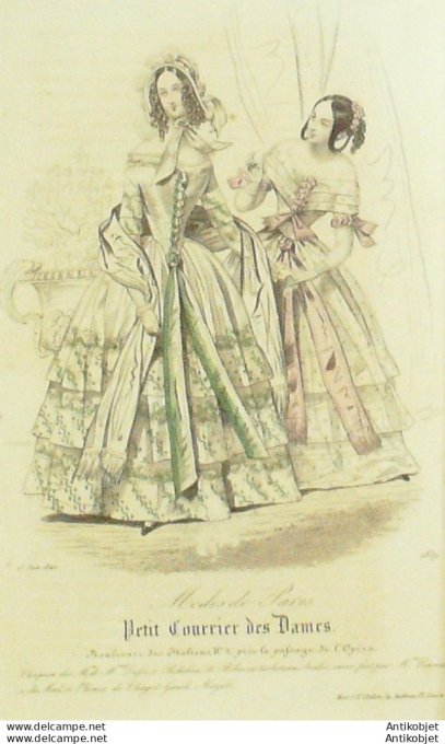 Gravure de mode Petit courrier des Dames 1842 n°1839 Robes en Tartalane brodée
