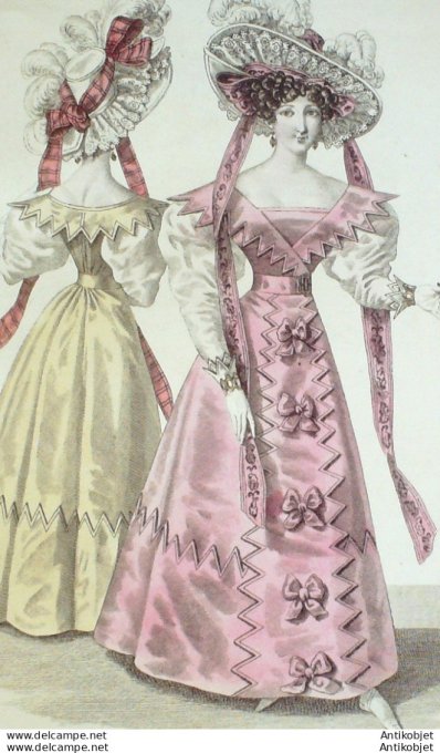 Gravure de mode Costume Parisien 1827 n°2522 Robe Redingote en gros de Naples