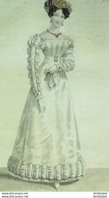 Gravure de mode Costume Parisien 1823 n°2129 Robe gros d'hiver garnie