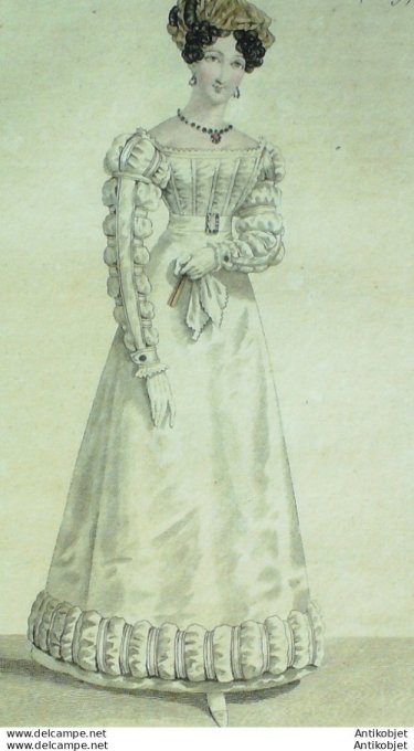 Costume Parisien 1823 # 2129 Robe gros d'hiver garnie
