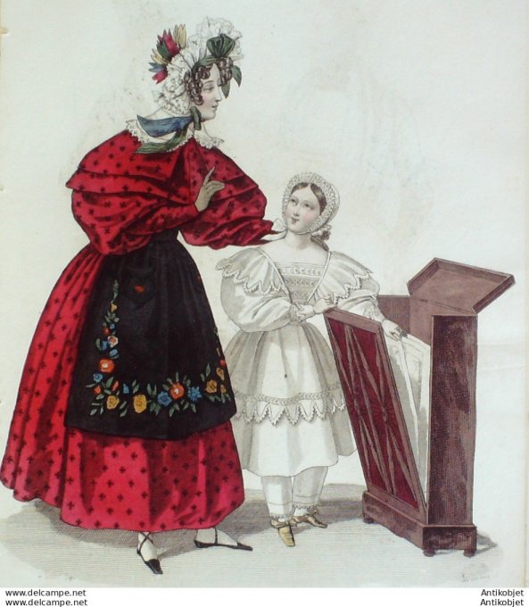 Costume Parisien 1832 # 2991 Peignoir Porte gravure bonnet