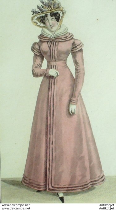 Costume Parisien 1823 # 2143 Redingote crêpe à remplis colerette