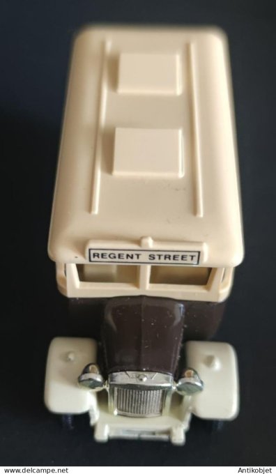 Camion DG10 DG12 1/43 + 5 personnages Days Gone Lledo England