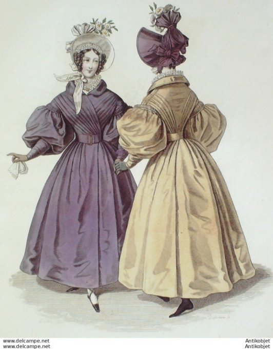 Costume Parisien 1832 # 3023 Redingote de gros de Tours