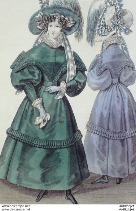 Costume Parisien 1829 # 2742 Robe gros de Naples reflets pélerine