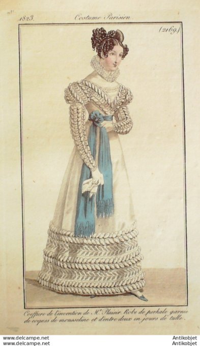 Gravure de mode Costume Parisien 1823 n°2169 Robe perkale garnie de coques