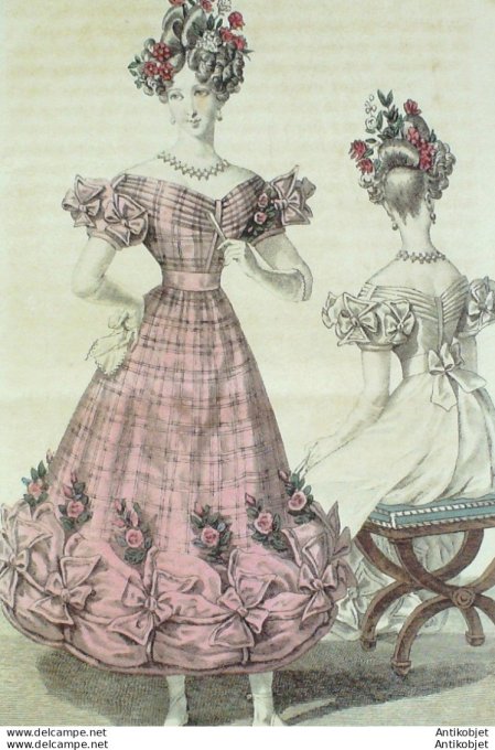 Gravure de mode Costume Parisien 1828 n°2565 Robe de gaze garnie de fleurs nœuds