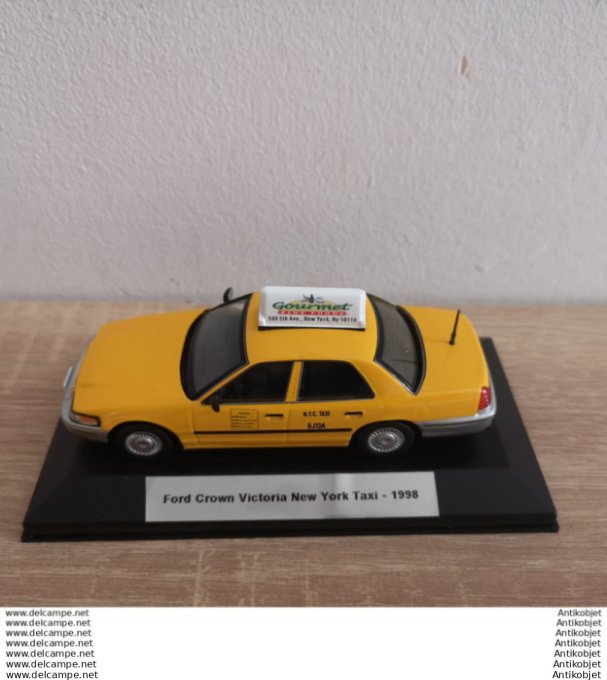 Ford Crown Victoria New york Taxi 1998 1:43