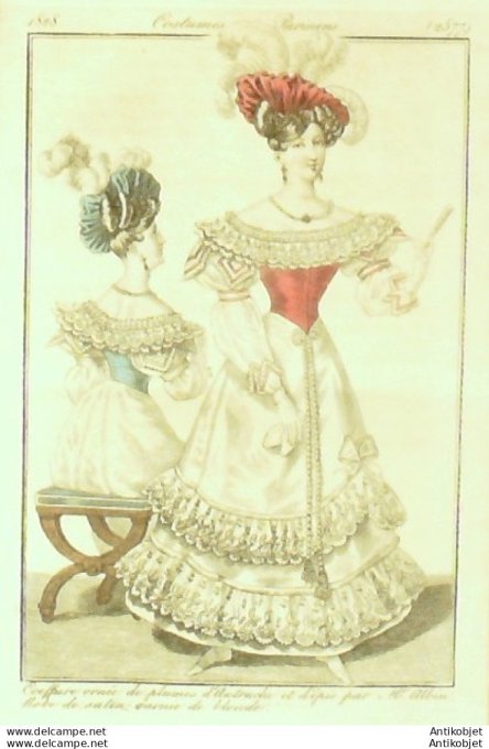 Costume Parisien 1828 # 2577 Robe de satin garnie de blonde