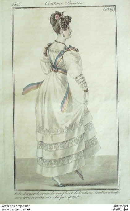 Gravure de mode Costume Parisien 1825 n°2339 Robe d'organdi ornée de remplis