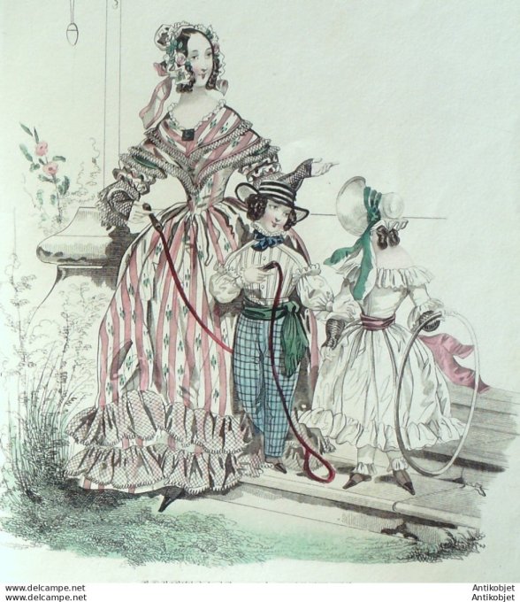Costume Parisien 1838 # 3586 Robe de soie garnie de volants