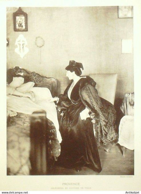 Provence-Alpes-Côte d'Azur Arles (33) Arlésienne  par Ch.Massin XXème