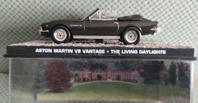 Aston Martin V8 vantage - The living daylights James Bond 007 